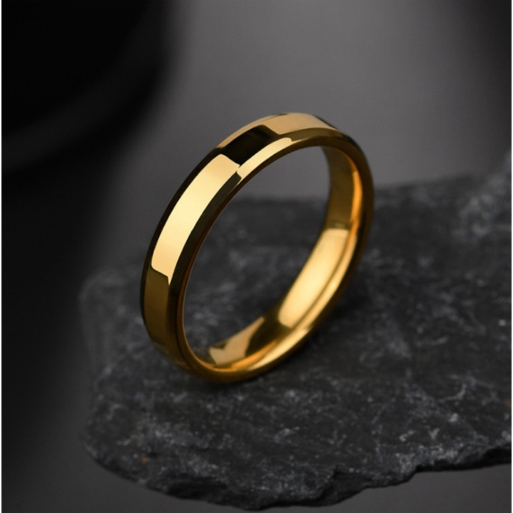 Sỉ nhẫn inox vát cạnh 2 bên mạ vàng siêu đẹp, bền màu phù hợp cho cả nam và nữ