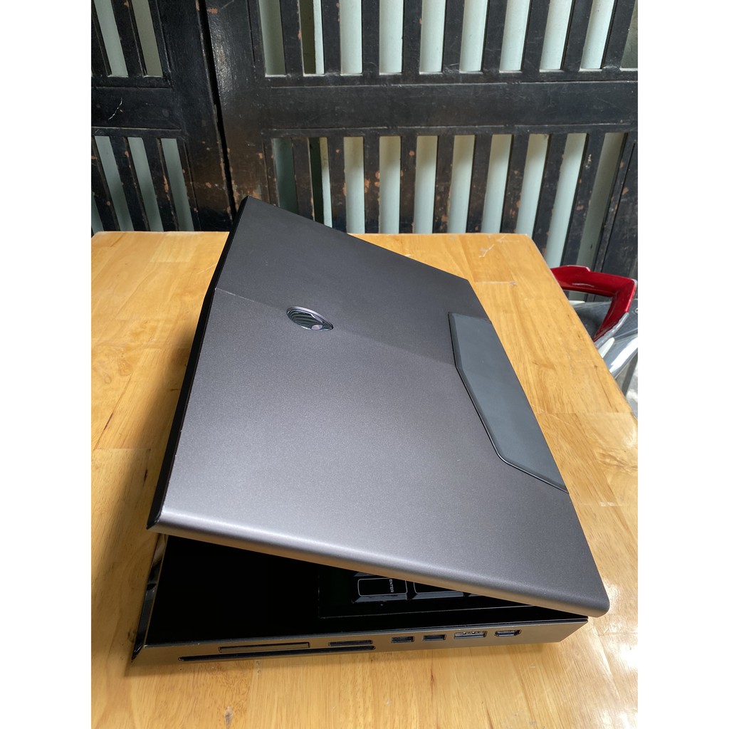 Laptop Dell Alienware M18x R1 i7 – 2670QM, 16G, 256G + 1T, Gtx 560M Sli 1.5G = 3G, 18.4in, giá rẻ -ncthanh1212