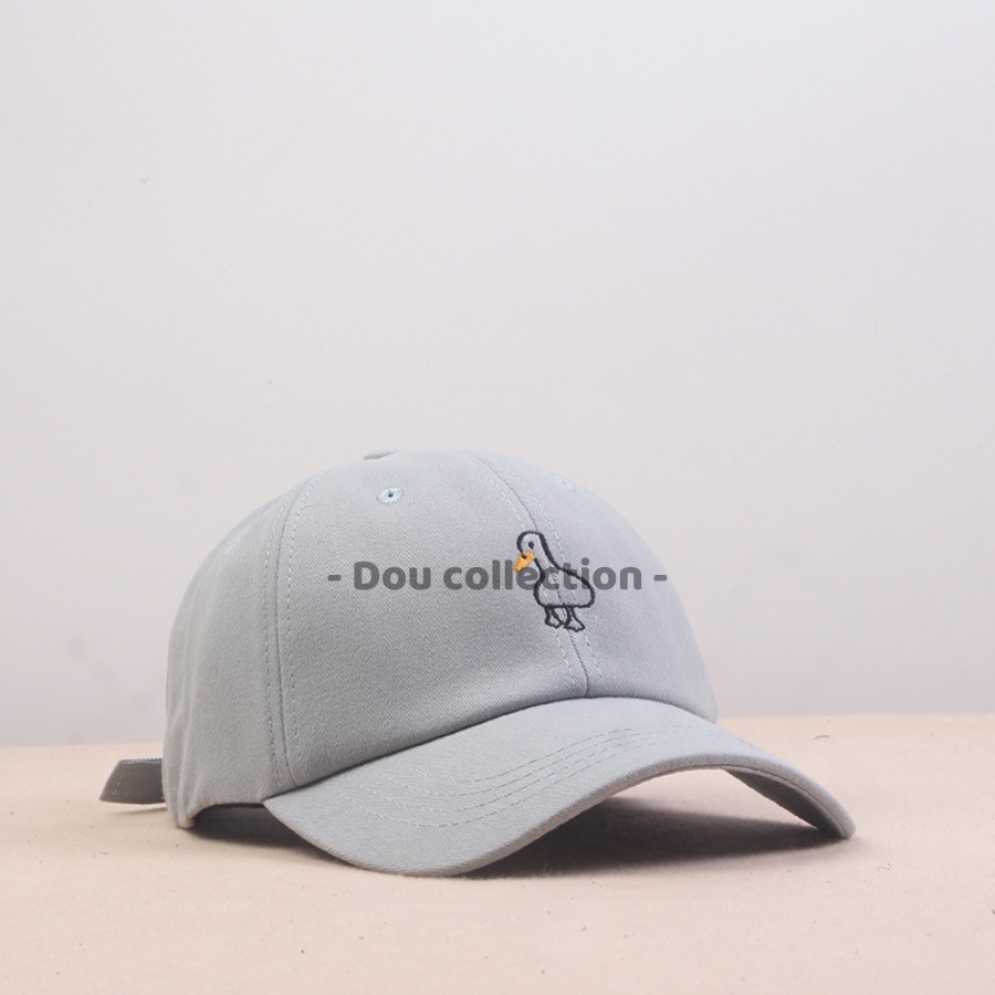 Mũ Lưỡi Trai (Nón Kết) Unisex Thiêu Logo Hình Vịt - Chất Liệu Cotton - Dou Collection - Mã NV043