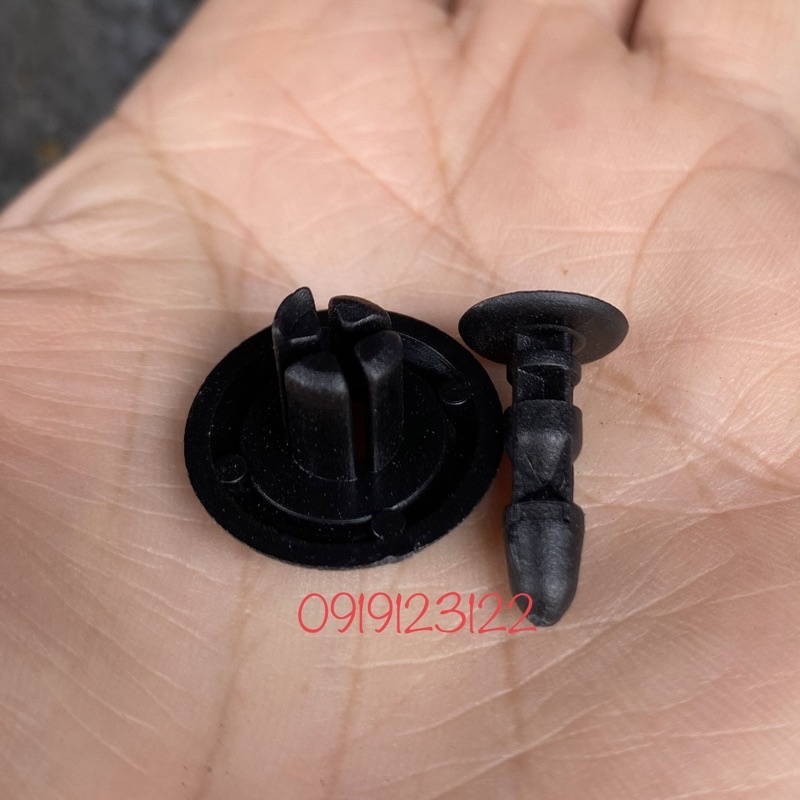 Set 500 đinh tán nhựa màu đen 7mm cho xe ô tô