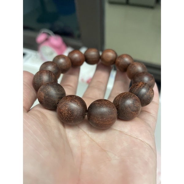 Vòng tay gỗ vương mộc tử đàn nam Ấn Độ size 16 li sâu 14 viên