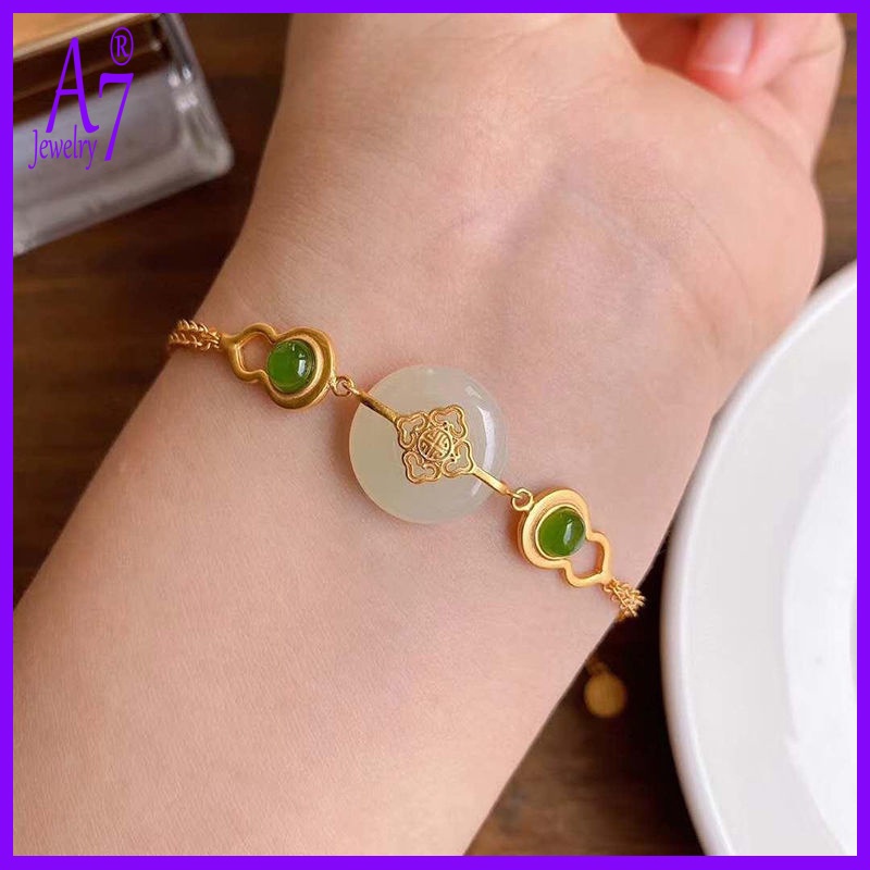 Vòng tay đá ngọc bích màu vàng sang trọng