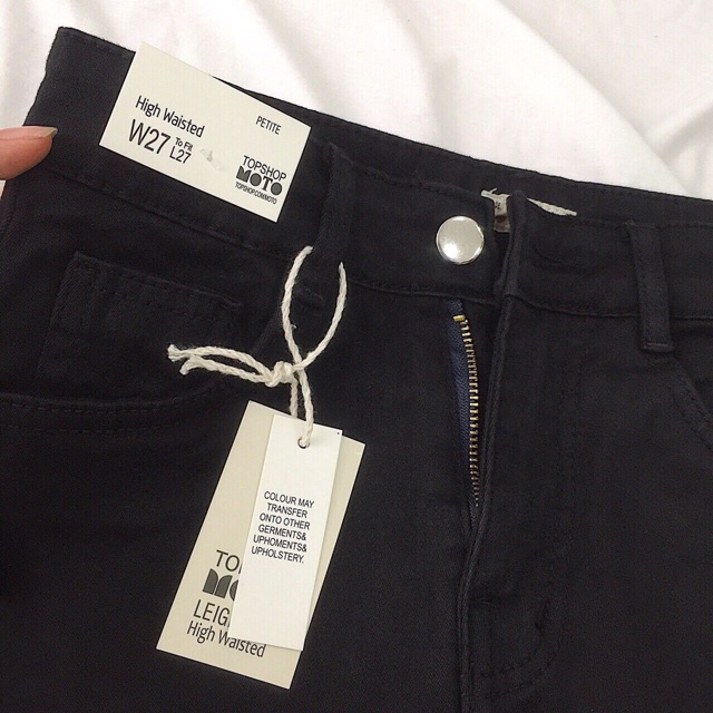 Quần jeans ống loe