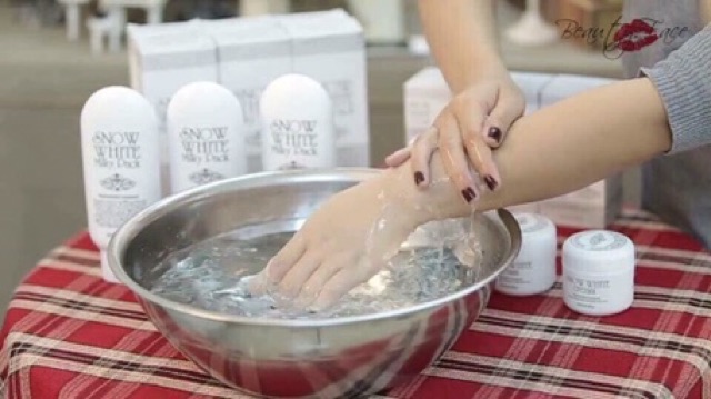 Kem tắm trắng Snow White Milky Pack