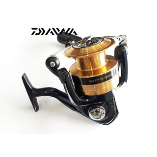 Máy Câu Cá Daiwa new SWEEPFIRE