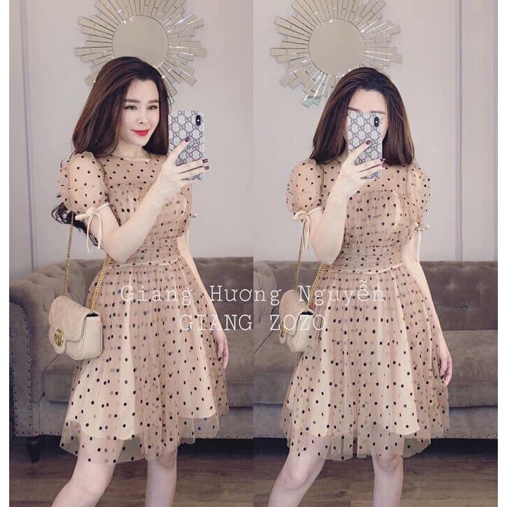 Váy ren chấm bi