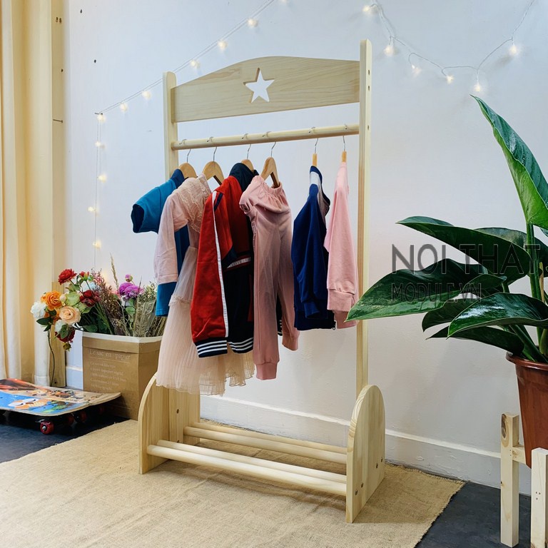 Giá treo quần áo cho em bé, chất liệu gỗ thông tự nhiên kiểu dáng siêu đẹp