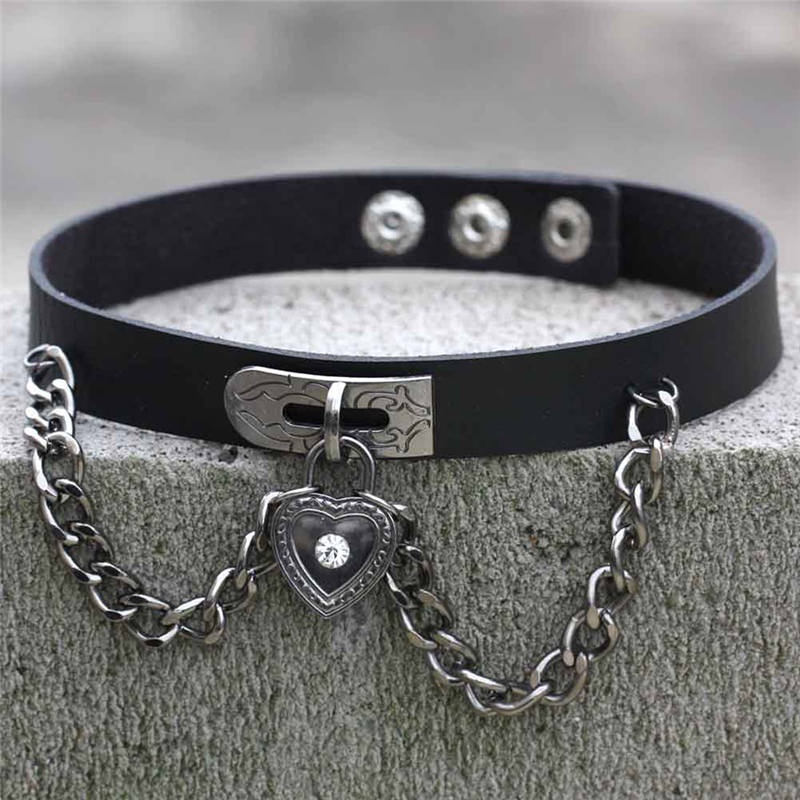 Vòng Cổ Choker Da Màu Đen Đính Mặt Trái Tim Phong Cách Gothic Punk