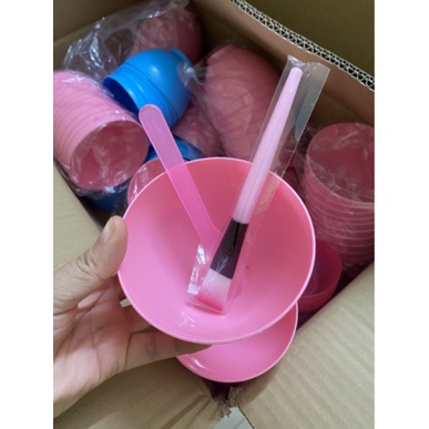 Bát - thìa - chổi nhựa dùng đắp mặt nạ