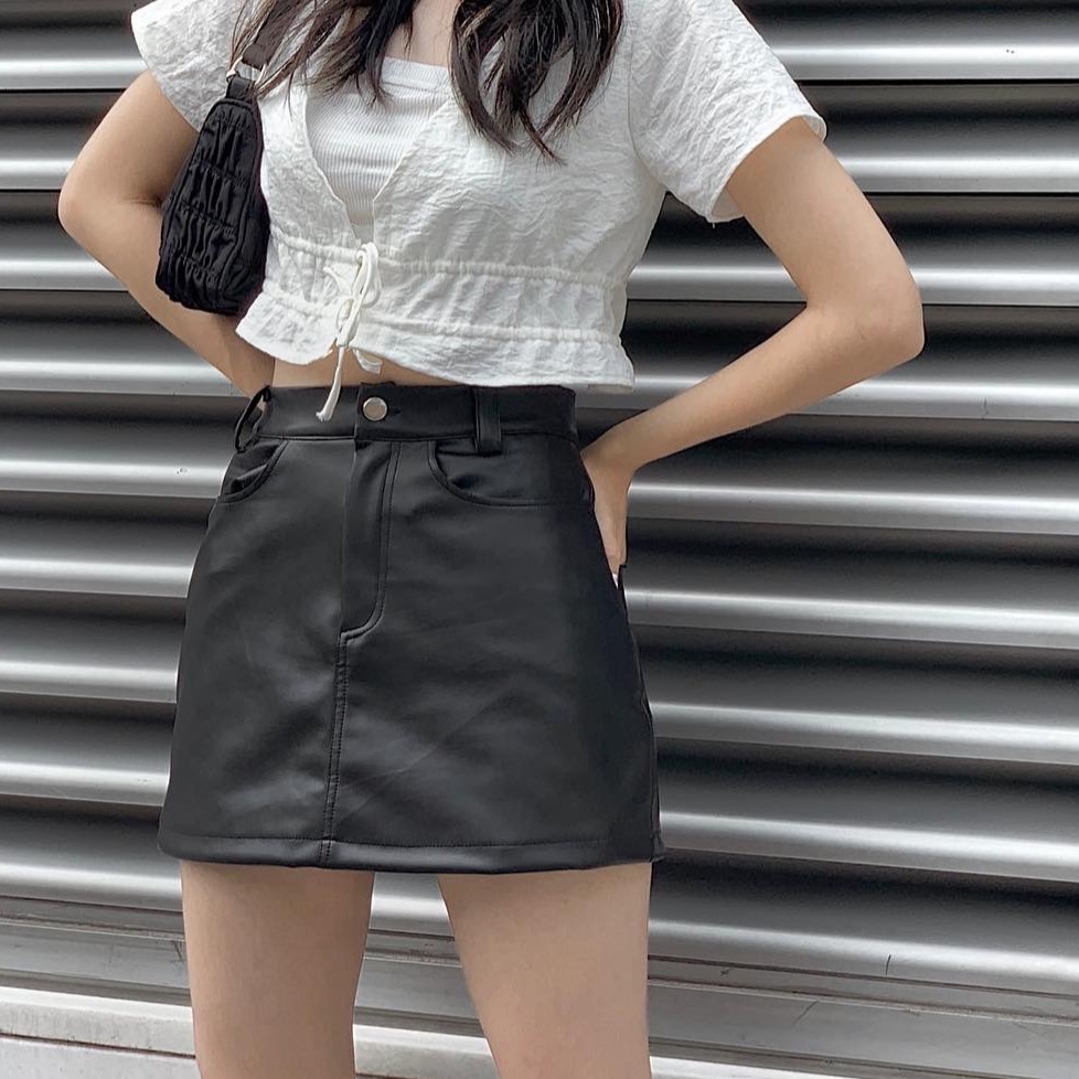 [Mã SKAMA06 giảm 8% tối đa 50K đơn 250K] CHÂN VÁY DA CHUBBIE màu Đen trơn - LEATHER SKIRT