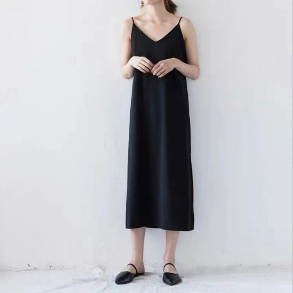 【Gợi ý từ KOL】Đầm Lovito đơn giản cổ chữ V tôn dáng DRM1001 (màu đen)