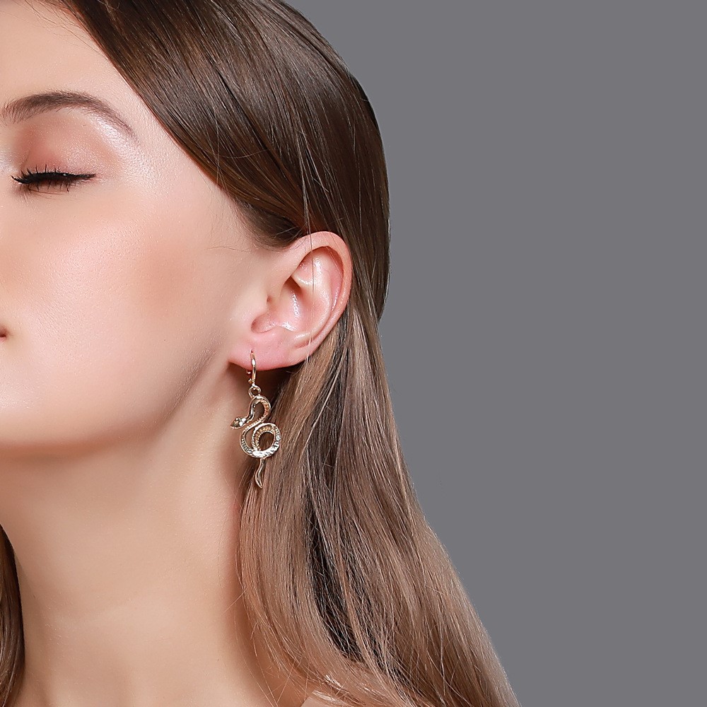 Khuyên Tai Dáng Dài Hình Rắn Đính Đá Sang Trọng