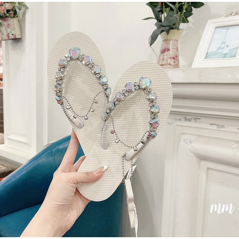 Xỏ ngón đá cực xinh