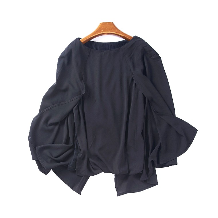 Áo tay dài cánh dơi đen size M