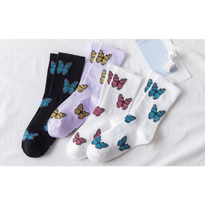 Vớ nữ cao cổ hình Bướm phong cách đường phố, trẻ trung và năng động.