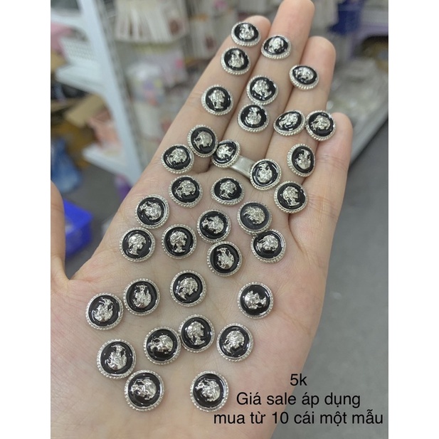 Đá hình đính móng