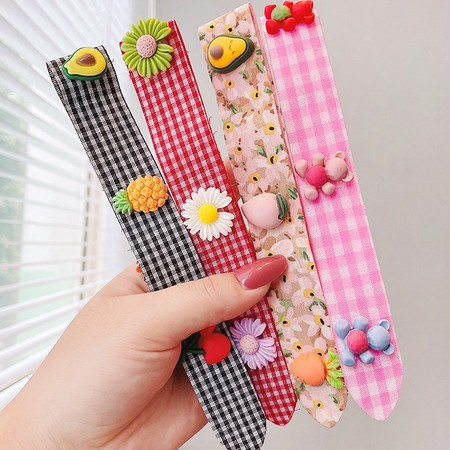 Cài tóc kiểu dáng dễ thương phong cách Hàn Quốc cho bé