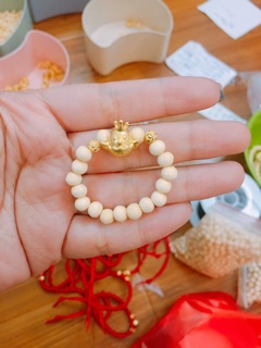 Vòng dâu tằm charm 12 con giáp.