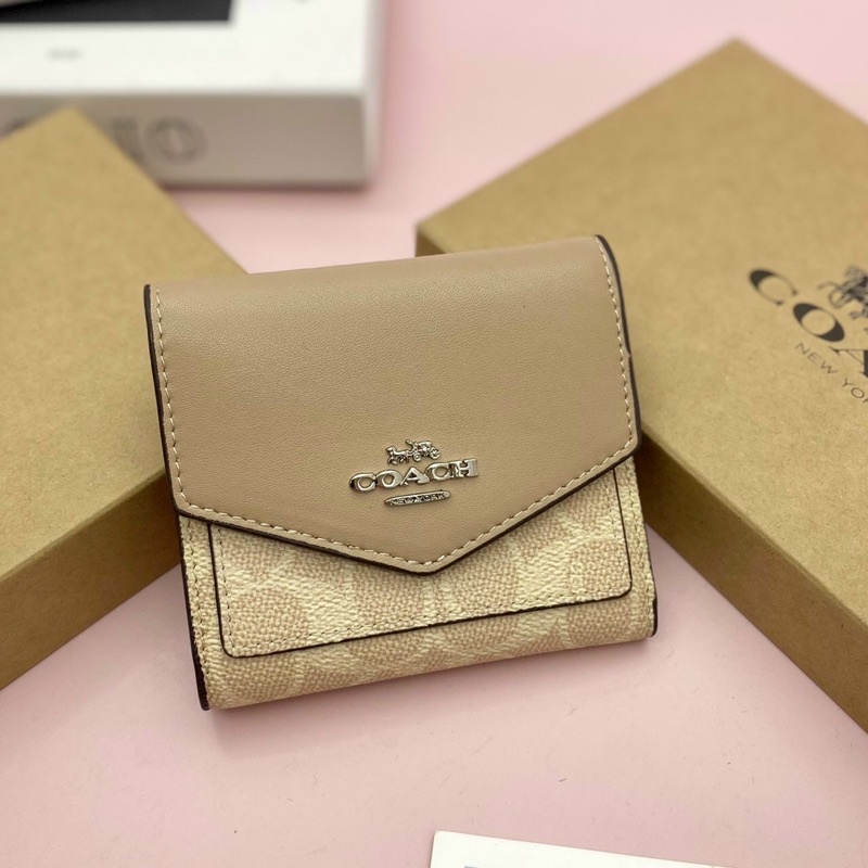 VÍ COACH NẮP BÌ THƯ