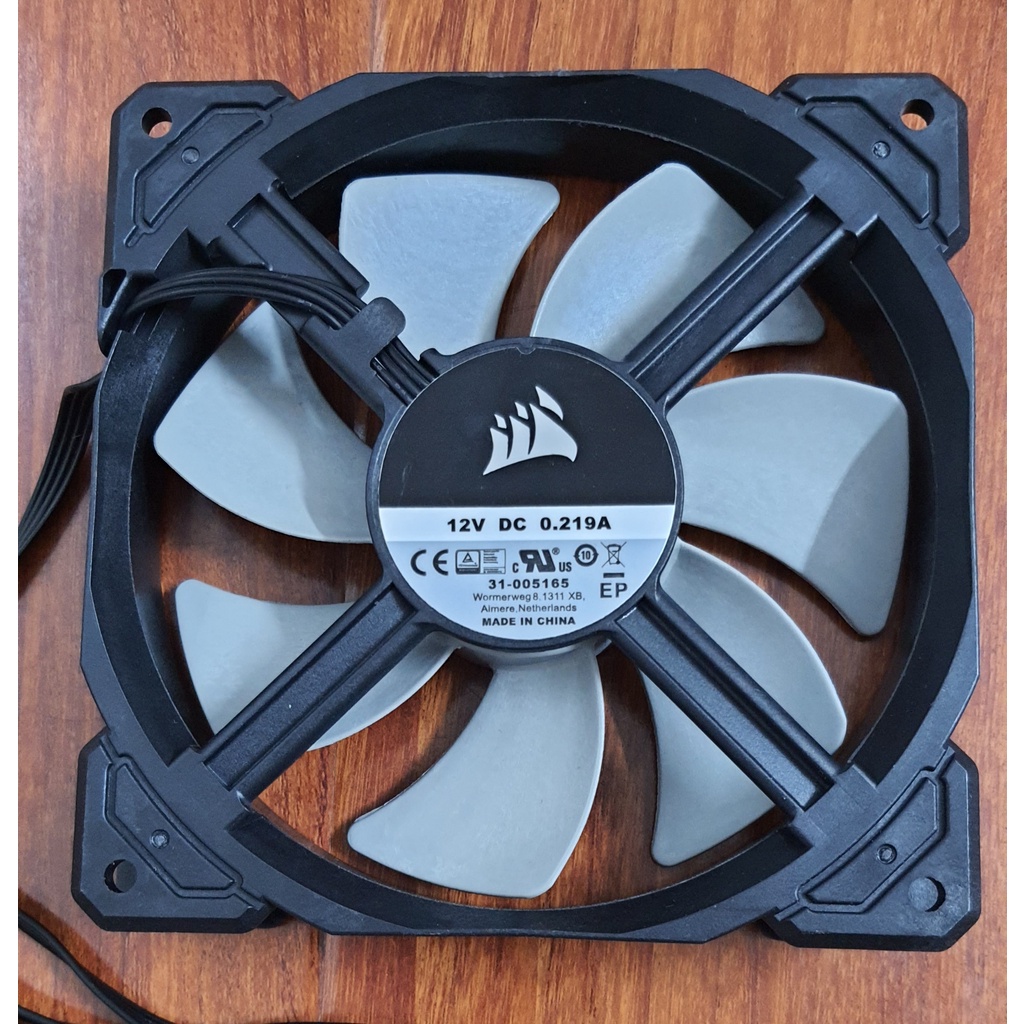 Quạt tản nhiệt Fan Corsair ML120