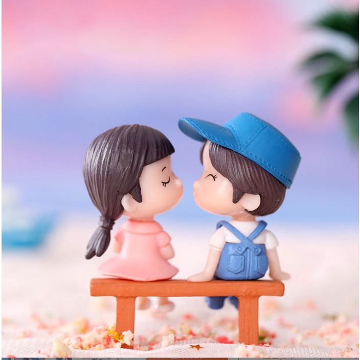 Tiểu Cảnh - Cặp đôi trai gái ngồi ghế  làm tiểu cảnh terrarium/ mô hình trang trí