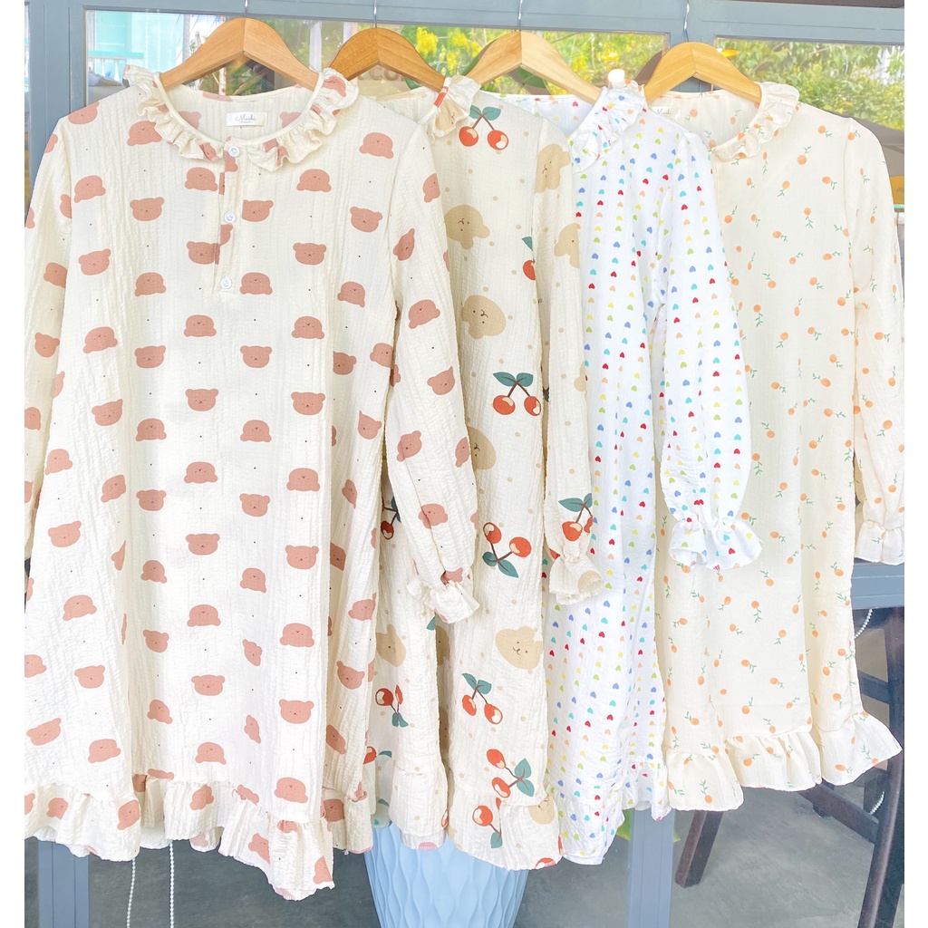 Váy ngủ dài tay - đầm ngủ mặc nhà cổ bèo họa tiết cute dễ thương, vải đũi xốp mềm mịn thoải mái không nhăn | BigBuy360 - bigbuy360.vn