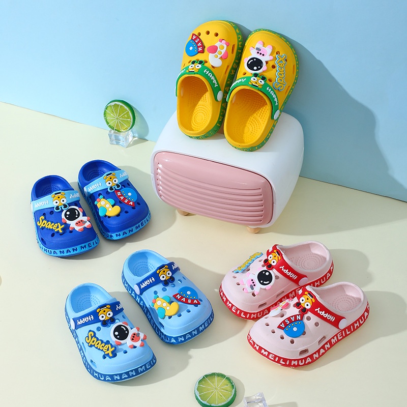Dép sục cho bé trai và bé gái có quai siêu nhẹ chống trơn trượt từ 1 - 5 tuổi