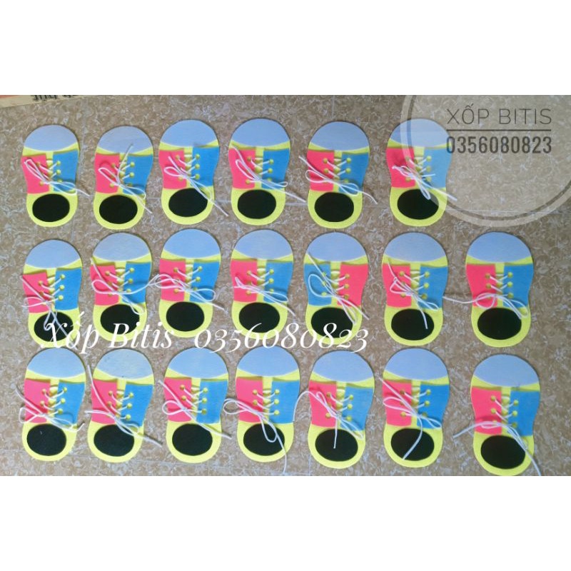 Kỹ năng xỏ dây giày cho bé mầm non