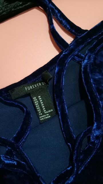 Áo nhung 2 dây croptop F21 vnxk