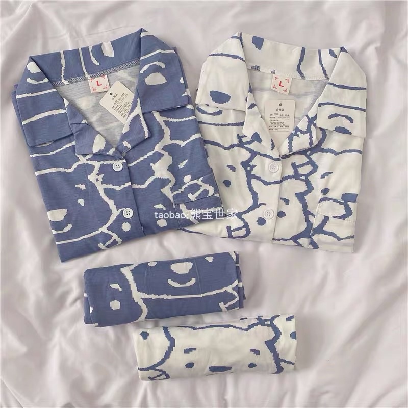 Bộ đồ ngủ pijama nữ cộc tay quần đùi chất lụa Kate Thái mềm mịn hai màu xanh, trắng họa tiết gấu hề hoạt hình