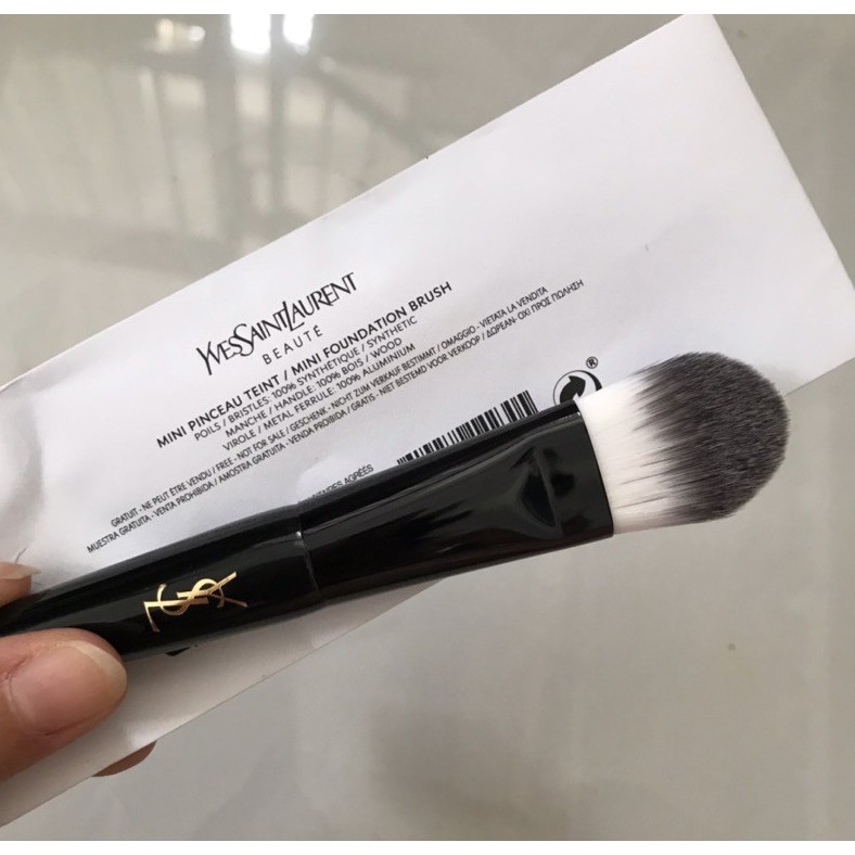Cọ kem nền YSL Mini foundation brush