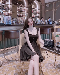 Váy 2 dây bản to đính cúc