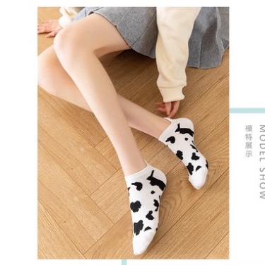 Tất Nữ Cổ Ngắn Vỡ Nữ Cổ Ngắn Họa Tiết Bò Sữa Siêu Dễ Thương Phong Cách Hàn Quốc
