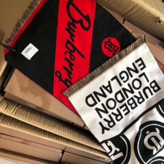 KHĂN BURBERRY SIÊU ĐẸP