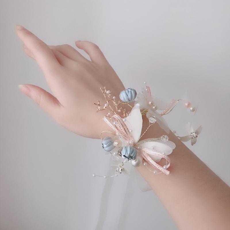 Vòng đeo tay xinh xắn dễ thương cho cô dâu