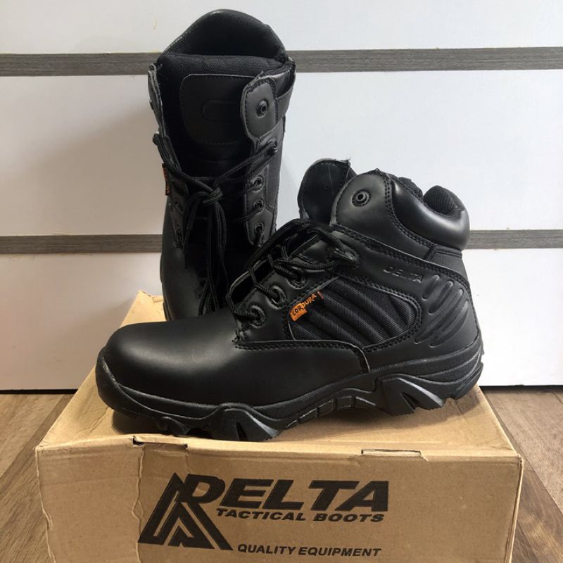 Giày boot nam cổ lửng Delta ARM-1016 (Màu đen)