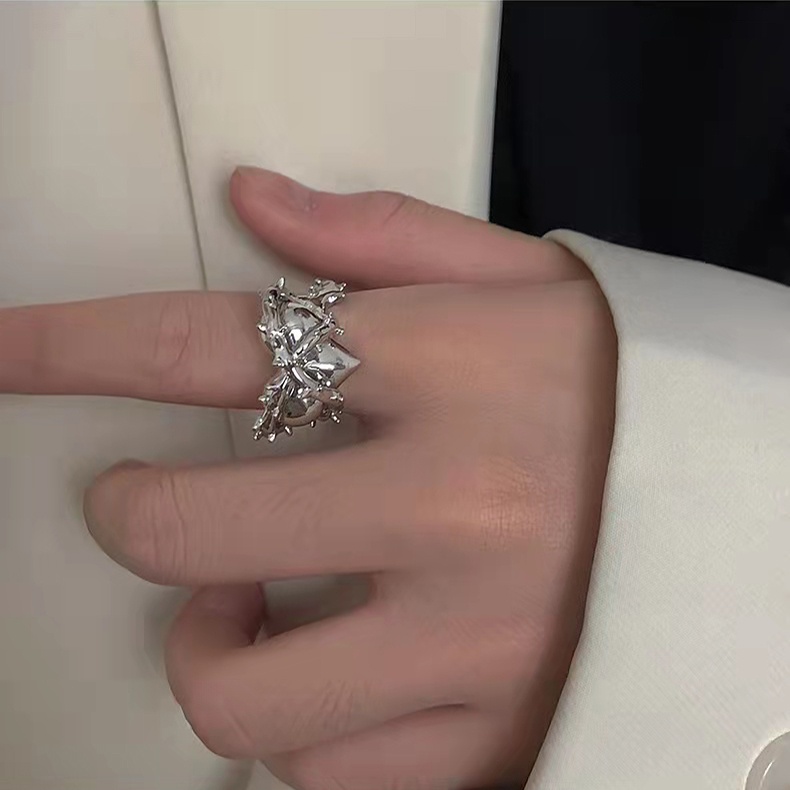 Nhẫn DODDER mặt trái tim dây gai màu đen/ màu bạc cá tính thời trang dành cho nữ