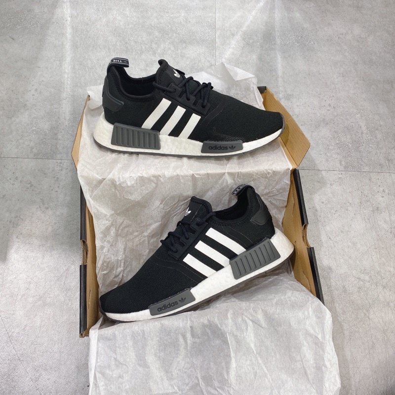 Giày thể thao Sneaker Adidas NMD R1 V1 màu Đen Trắng