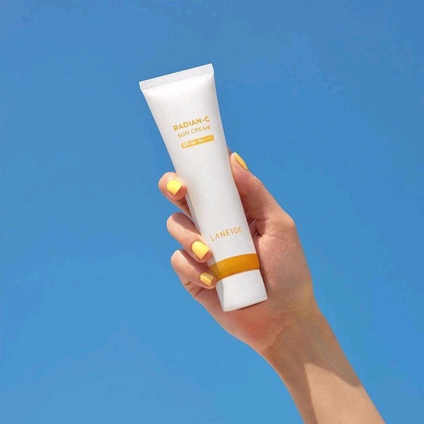 (chọn quà tặng thêm)Kem Chống Nắng Laneige Radian-C Dưỡng Sáng Da 50ml Radian-C Sun Cream SPF 50+ PA++++