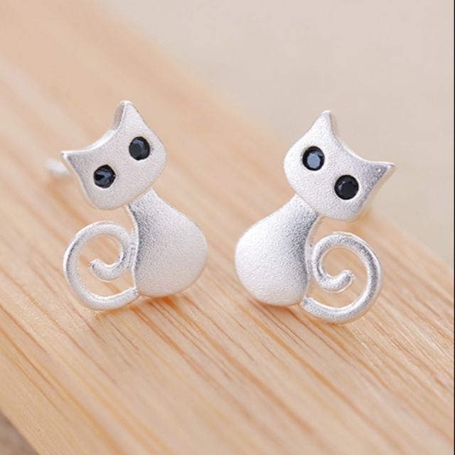 Hoa tai mèo mắt đen đuôi cong (Có thể phối kiểu thành 1 hộp quà tặng độc đáo)
