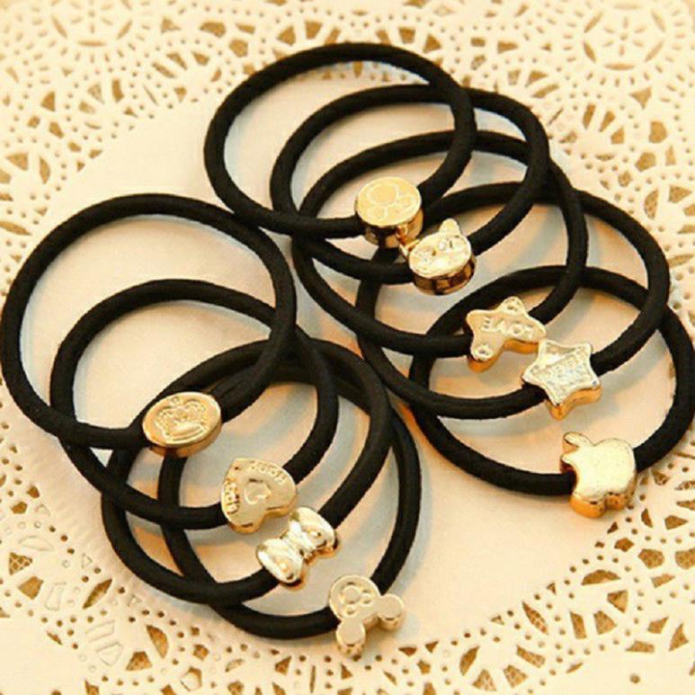 Lẻ cột tóc dây đen họa tiết đơn giản mà tinh tế 78965