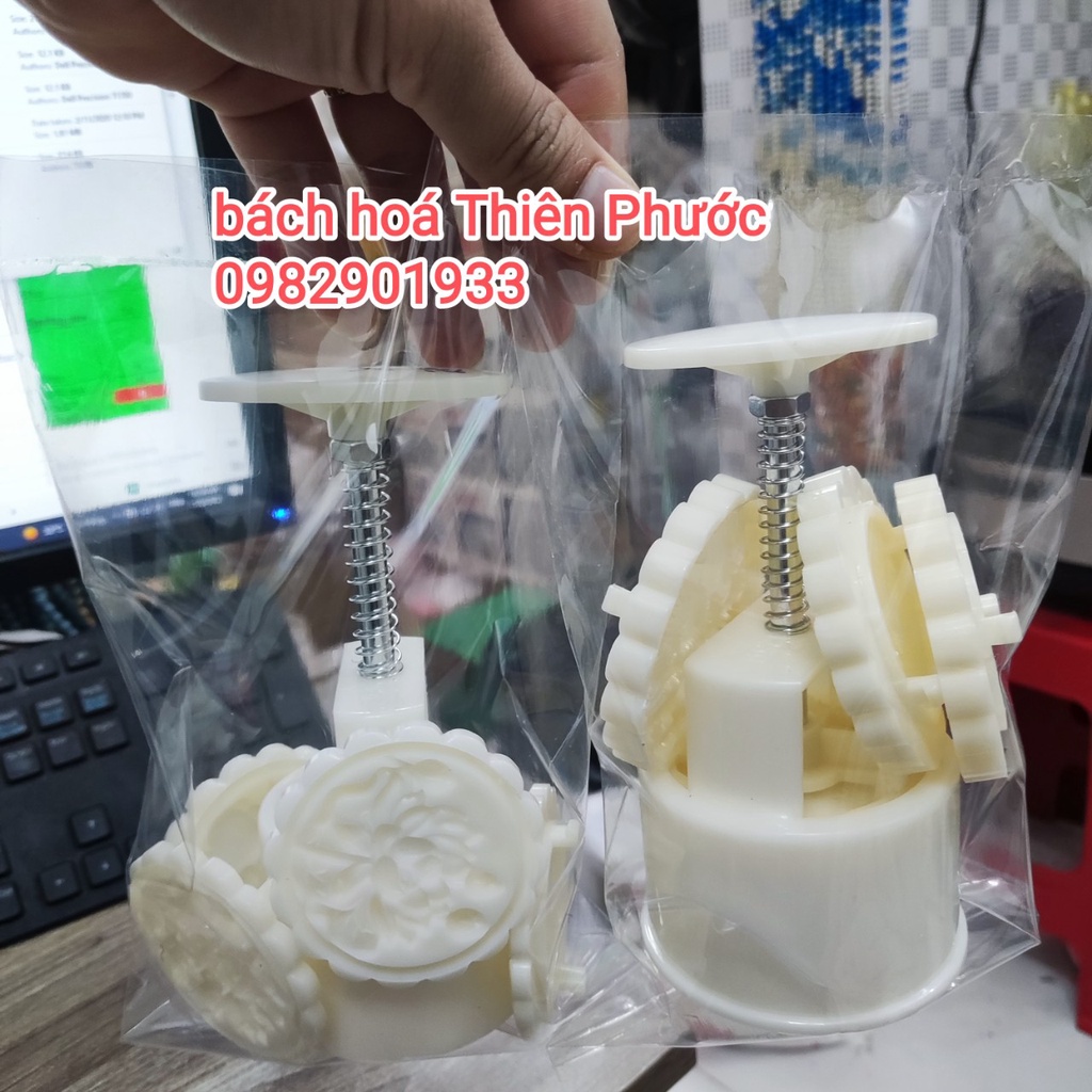khuôn bánh trung thu có lò xo - có nhiều mẫu  (xả hàng đồng giá 70K)