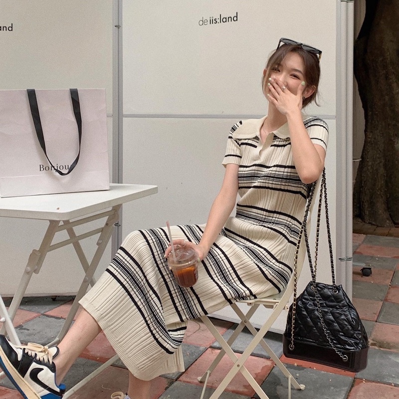 ĐẦM LEN DỆT KIM DÁNG SUÔNG KẺ NGANG