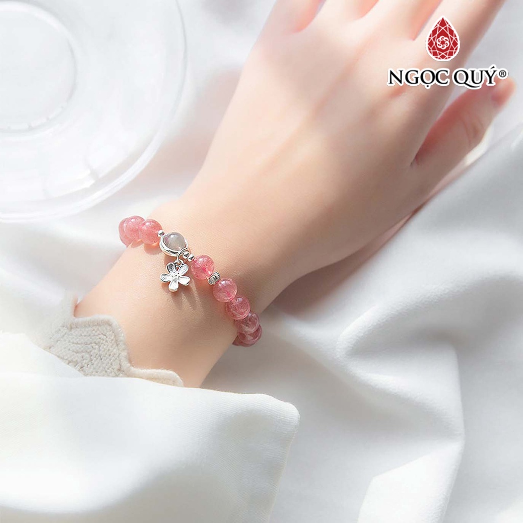 Vòng tay TA dâu charm hoa 5 cánh - Ngọc Quý