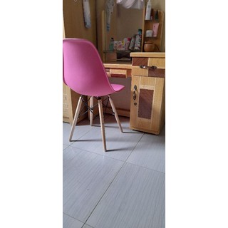 Chân ghế eames