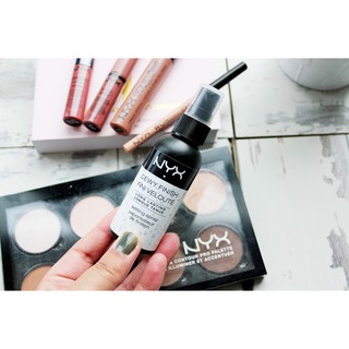 Xịt khóa lớp trang điểm nyx - dewy finish - long lasting setting spray