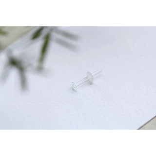 Khuyên thuỷ tinh trong suốt 16G