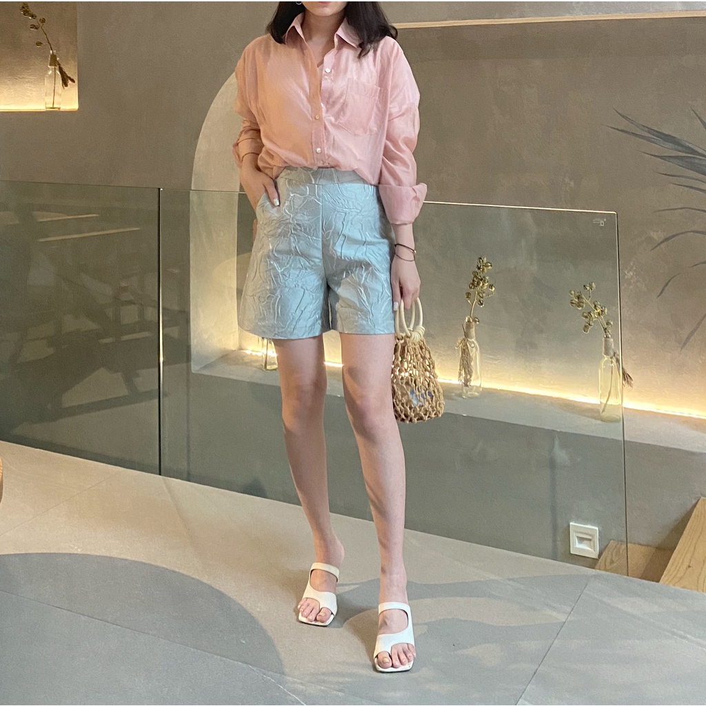 Quần short nữ họa tiết in nổi thanh lịch AMBER SHORT