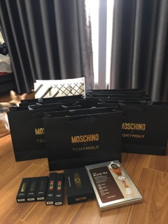 SON MOSCHINO X TONYMOLY