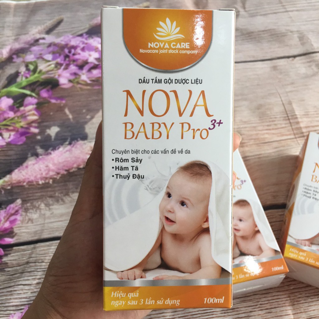 Dầu tắm gội dược liệu Nova Baby – Ngừa rôm sảy, mẩn ngứa, hăm tã, thuỷ đậu cho trẻ, hương thơm dược liệu nhẹ nhàng.